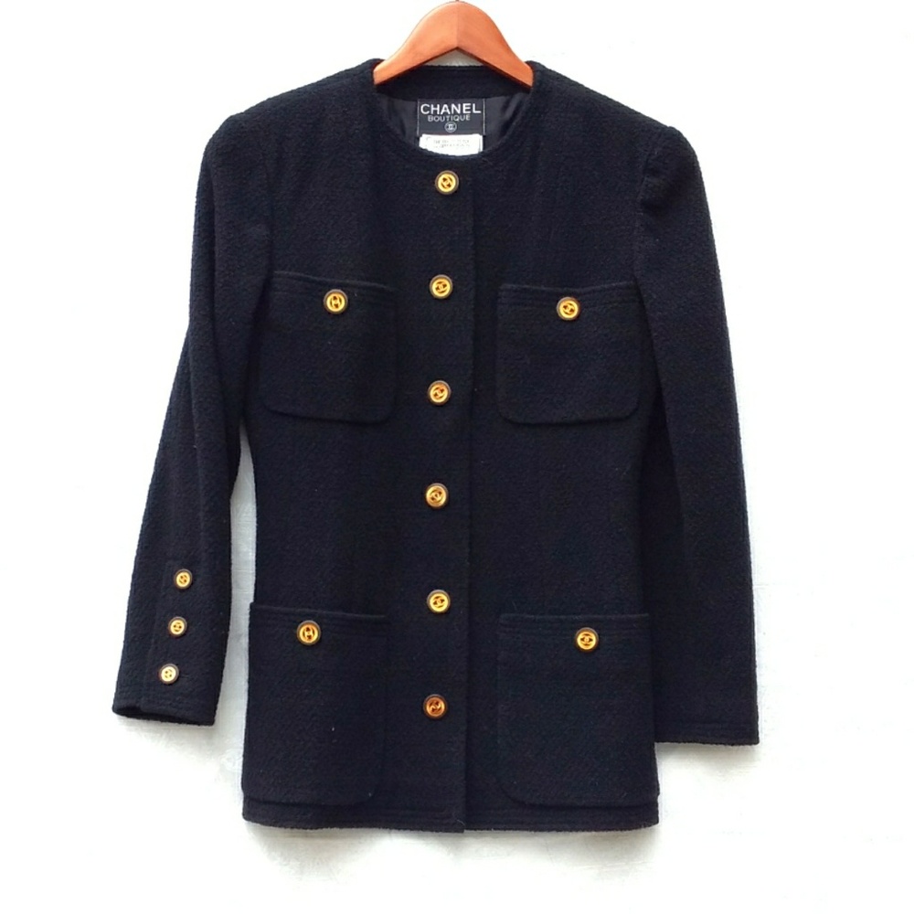 ❌SOLD Vintage Chanel Black Boucle Skirt Suit ❌ - Picture 5 of 7